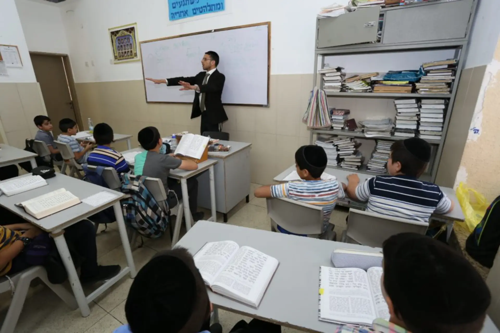 אור השלום (107)